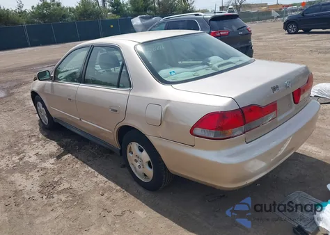 2002 Honda Accord 3.0 Lx z USA, uszkodzony, nr VIN 1HGCG16412A022998